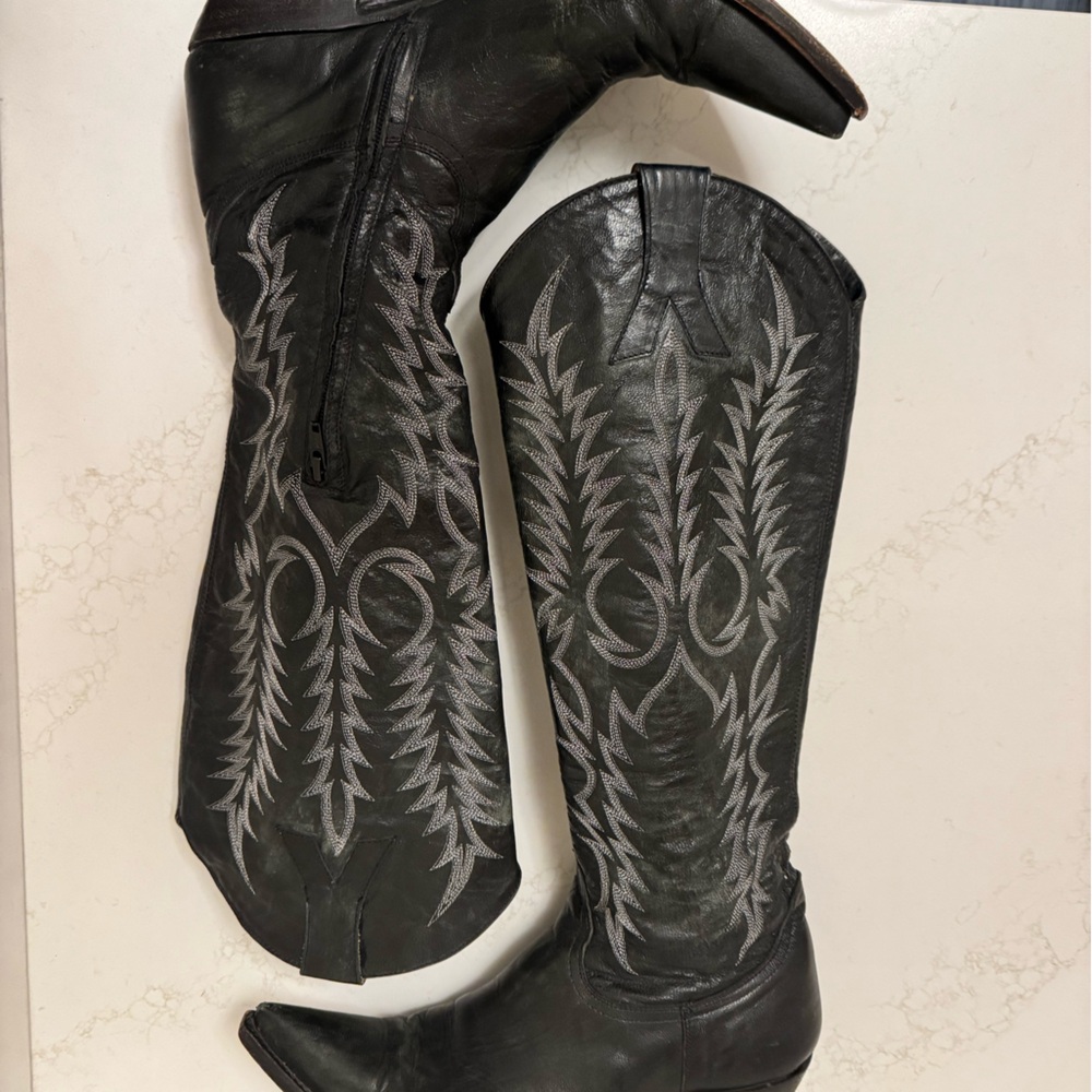 Old Gringo Black Embroidered Cowboy Boots - image 7